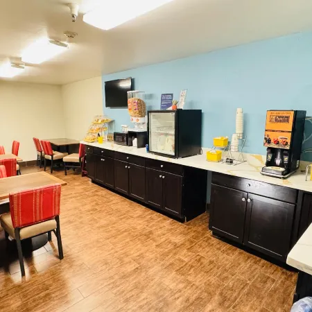 Days Inn by Wyndham Salina I-70