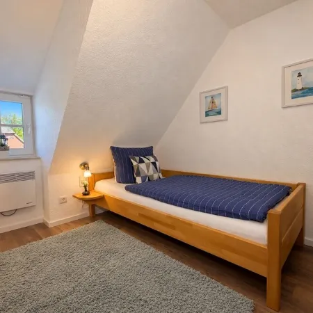 Seeschlößchen Thatched Cottage, "Klippenmöwe" Vacation Rental, Just 200 Meters from the Beach