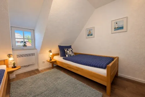 Seeschlößchen Thatched Cottage, "Klippenmöwe" Vacation Rental, Just 200 Meters from the Beach - 2 星級