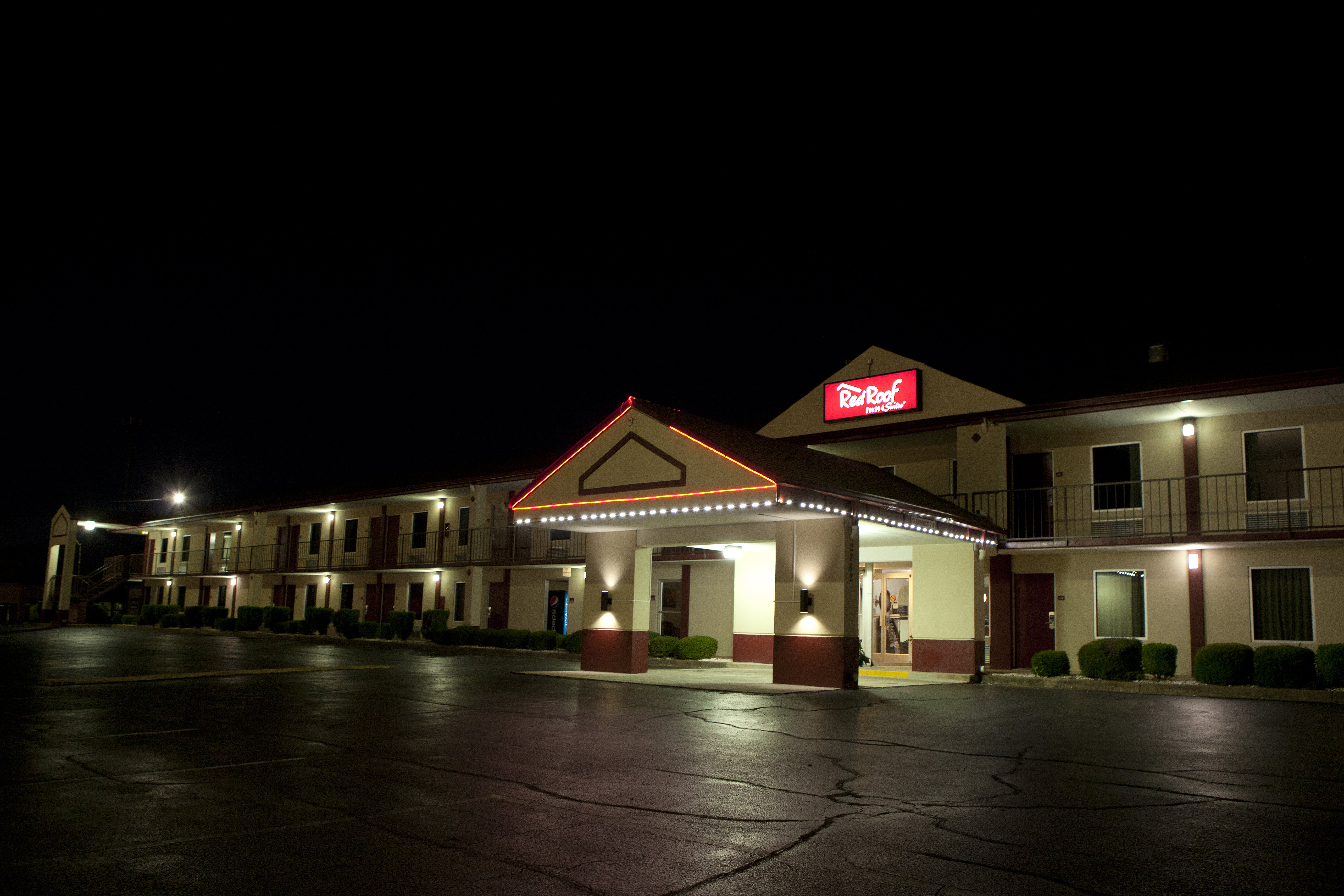 Red Roof Inn & Suites Jackson, TN