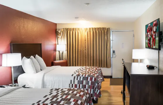 印第安納波利斯東紅屋頂酒店