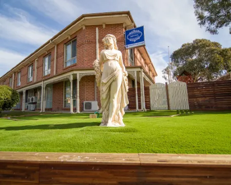 Hamilton's Queanbeyan Motel Hotels in Queanbeyan