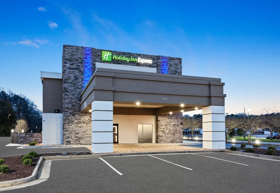 Holiday Inn Express Hopewell - Fort Lee Area, an IHG Hotel-Hopewell Updated  2023 Room Price-Reviews & Deals 