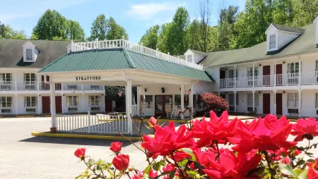 Stratford Motor Inn East Ellijay Отели в г. Эллиджей