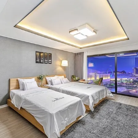 Yeosu Camellia Hotel Отели рядом с достопримечательностью «Галерея «Хэнтон»»
