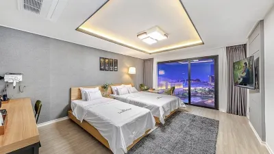 Yeosu Camellia Hotel 忠武公李舜臣像周辺のホテル