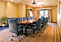 Holiday Inn Express & Suites Riverport Richmond Hôtels à : Delta
