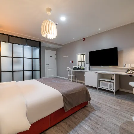 Wonju Java Hotel (Munmak Branch) Отели рядом с достопримечательностью «Поле для гольфа Oak Valley Resort»