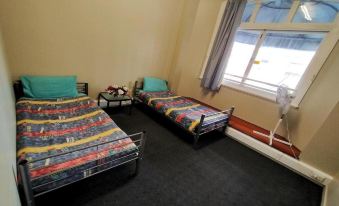 Surf 'N' Snow Backpackers