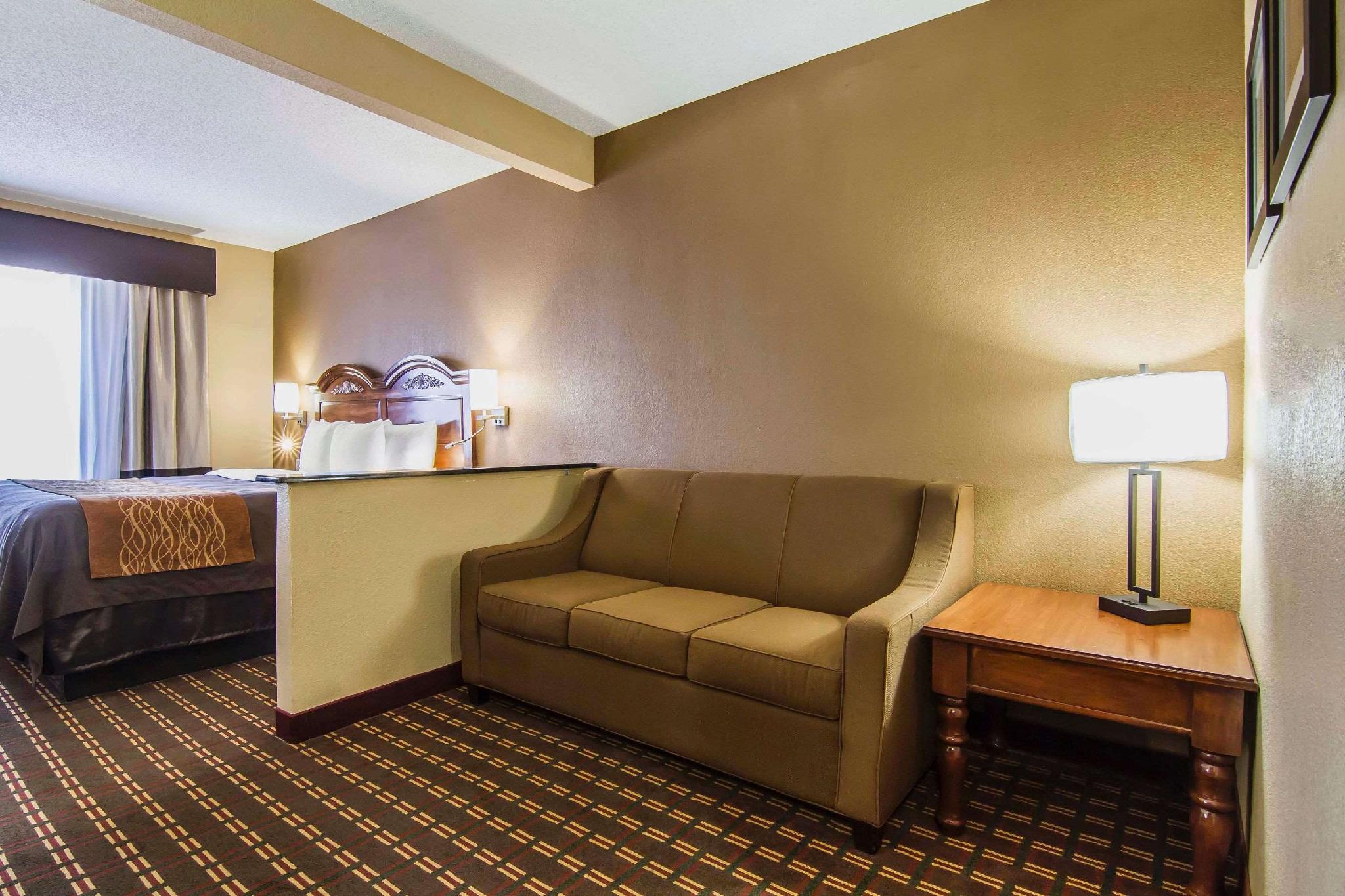 Quality Inn & Suites I-35 E/Walnut Hill