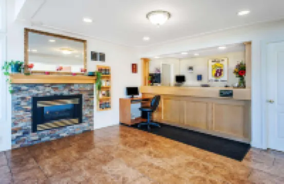 Super 8 by Wyndham 100 Mile House