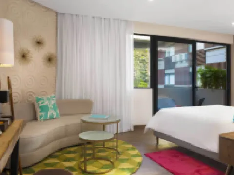 โรงแรม เดอะ ไฟฟ์ ดาวน์ทาวน์ - คูริโอ คอลเลกชัน บาย ฮิลตัน โรงแรมในปลายาเดลการ์เมน