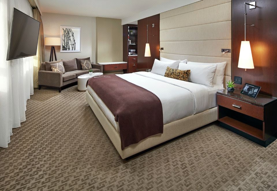 Hotel Rooms & Suites in Dallas — Downtown Dallas Hotel & Residences - The  Statler