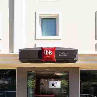 Ibis Vientiane Nam Phu Hotel Exterior