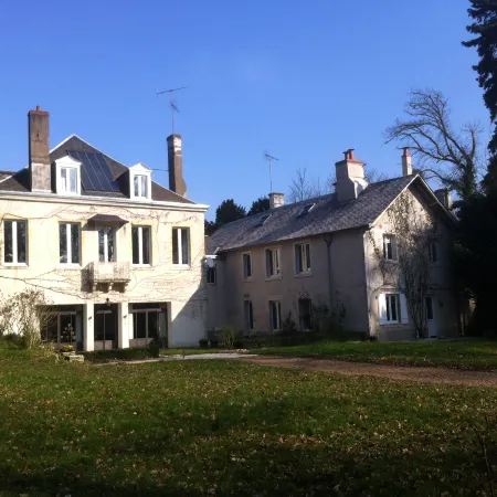 Maison l'Amerique Welcome You to One of Their Rooms. Dogs Are Also Welcomed