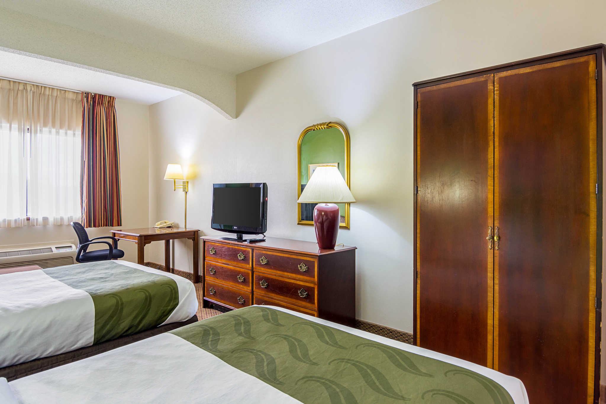 Quality Inn & Suites Kearneysville - Martinsburg