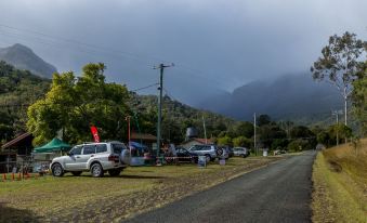 Christmas Creek Café & Cabins