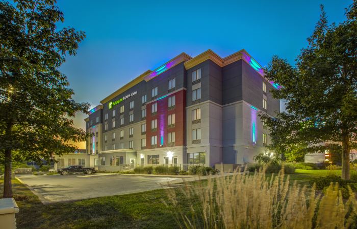 Holiday Inn Express & Suites WOODSTOCK SOUTH by IHG