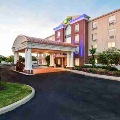 Holiday Inn Express & Suites Schererville Hotel Exterior