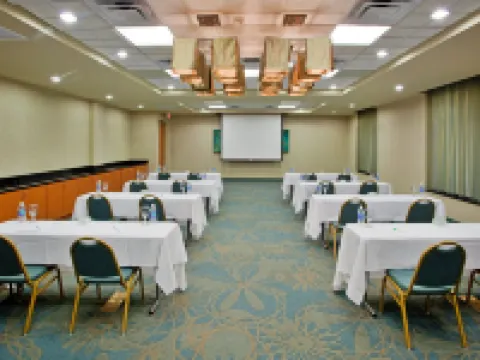 Holiday Inn & Suites WILLIAMSBURG-HISTORIC GATEWAY by IHG Hotels in York County