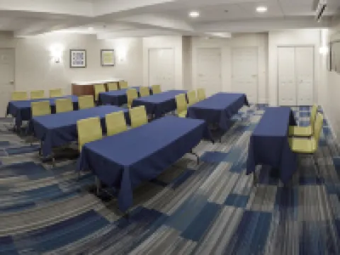 Holiday Inn Express & Suites WHITE RIVER JUNCTION by IHG Hotels in Hartford