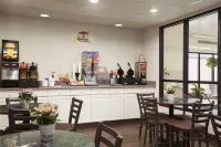 Super 8 by Wyndham Aurora/Naperville Area Hotels in Aurora