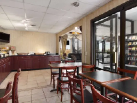 デイズ イン バイ ウィンダム ソールズベリー ソールズベリーのホテル