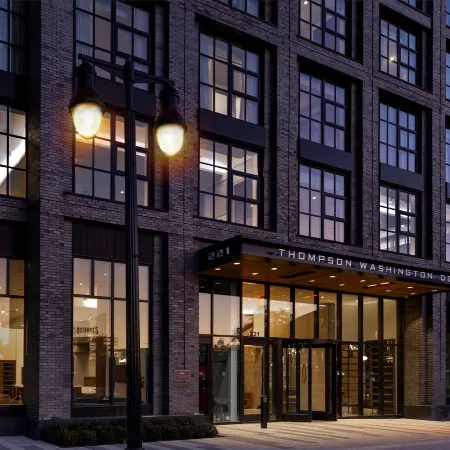 Thompson Washington D.C. by Hyatt Отели рядом с достопримечательностью «Концертный зал The Anthem»