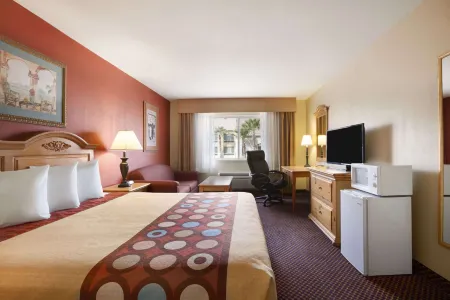 Super 8 by Wyndham Marana/Tucson Area Отели рядом с достопримечательностью «Tucson Premium Outlets»