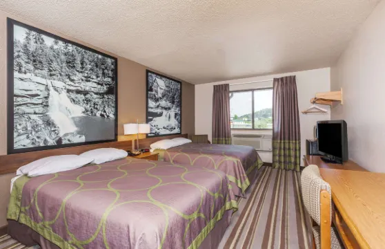 鄧巴-查爾斯頓地區速8酒店