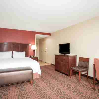 Hampton Inn & Suites Denver/South-RidgeGate Rooms