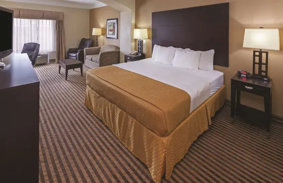 利文斯頓拉昆塔温德姆套房酒店