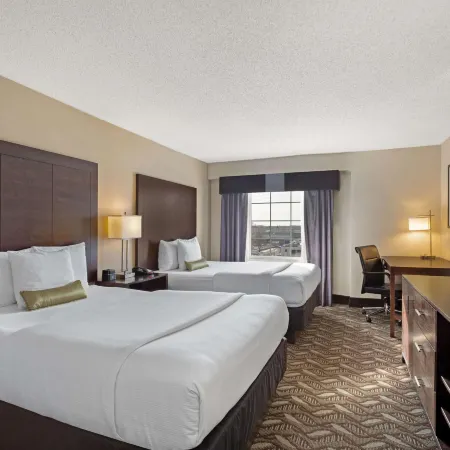 La Quinta Inn & Suites by Wyndham Springfield MA