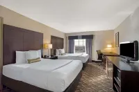La Quinta Inn & Suites by Wyndham Springfield MA Hotels near UMass Center at Springfield