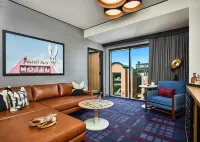 The Rally Hotel at McGregor Square Hotel a 