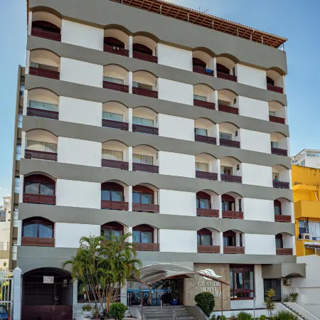 Grande Hotel da Barra Отели рядом с достопримечательностью «Пляж Барра-да-Тижука»