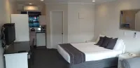 Shadzz Motel Hotels in Palmerston North
