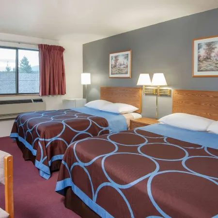 Super 8 by Wyndham Salmon Arm