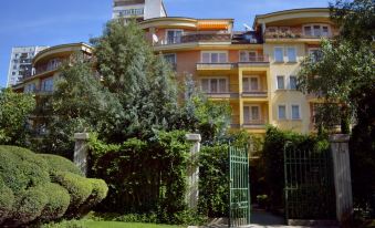 Aparthouse Borovo Near Bulgaria Mall, Free Street Parking