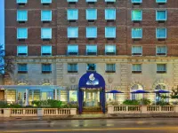 Hotel Indigo ATLANTA MIDTOWN by IHG Hotels near KR+C (Portman Sculpture)