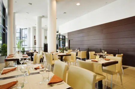 Holiday Inn Turin - Corso Francia Отели рядом с достопримечательностью «Музей искусств Востока»