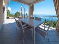 La Mer - Homestays