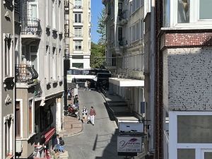 Taksim Flower Suit and Apartments