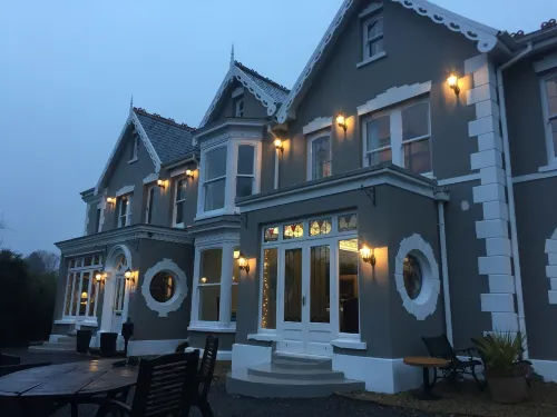 LLwyn Country House Hotels in Llanelli