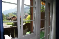Adventure Guesthouse Interlaken - vue sur la montagne