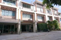 Green House Phuket Hotels in Kokosnussinsel