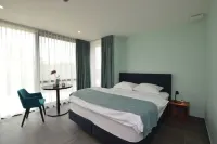 Lovely Holiday Home 'Walleken' with a Pond - Wifi