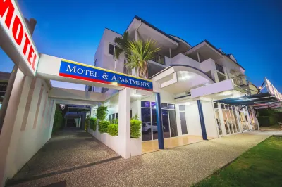 Cosmopolitan Motel & Serviced Apartments Hotels near FLOW Visitors Centre