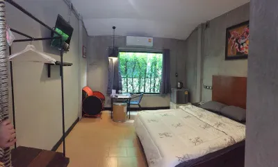 RiverHills Resort Hotels near Wat Nong Mapring