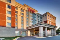 Drury Inn & Suites Charlotte Northlake Hotel a Charlotte